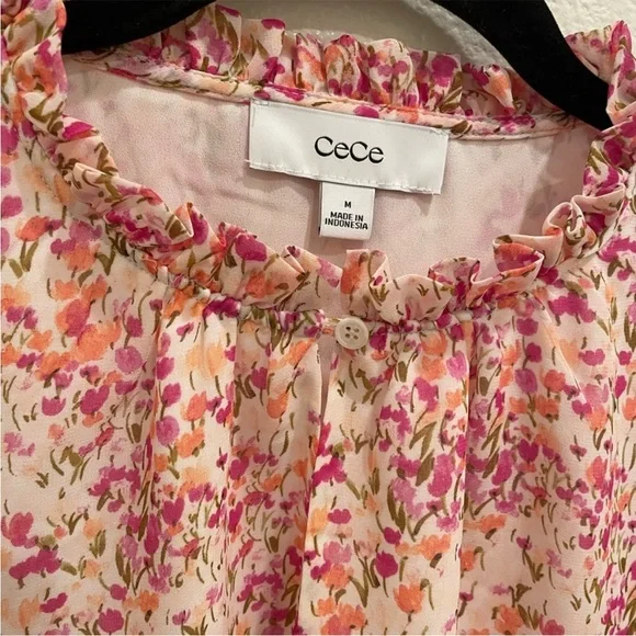CeCe Ruffle Sleeve Floral Blouse Women’s Size M Peach Coral NWT - Picture 5 of 5